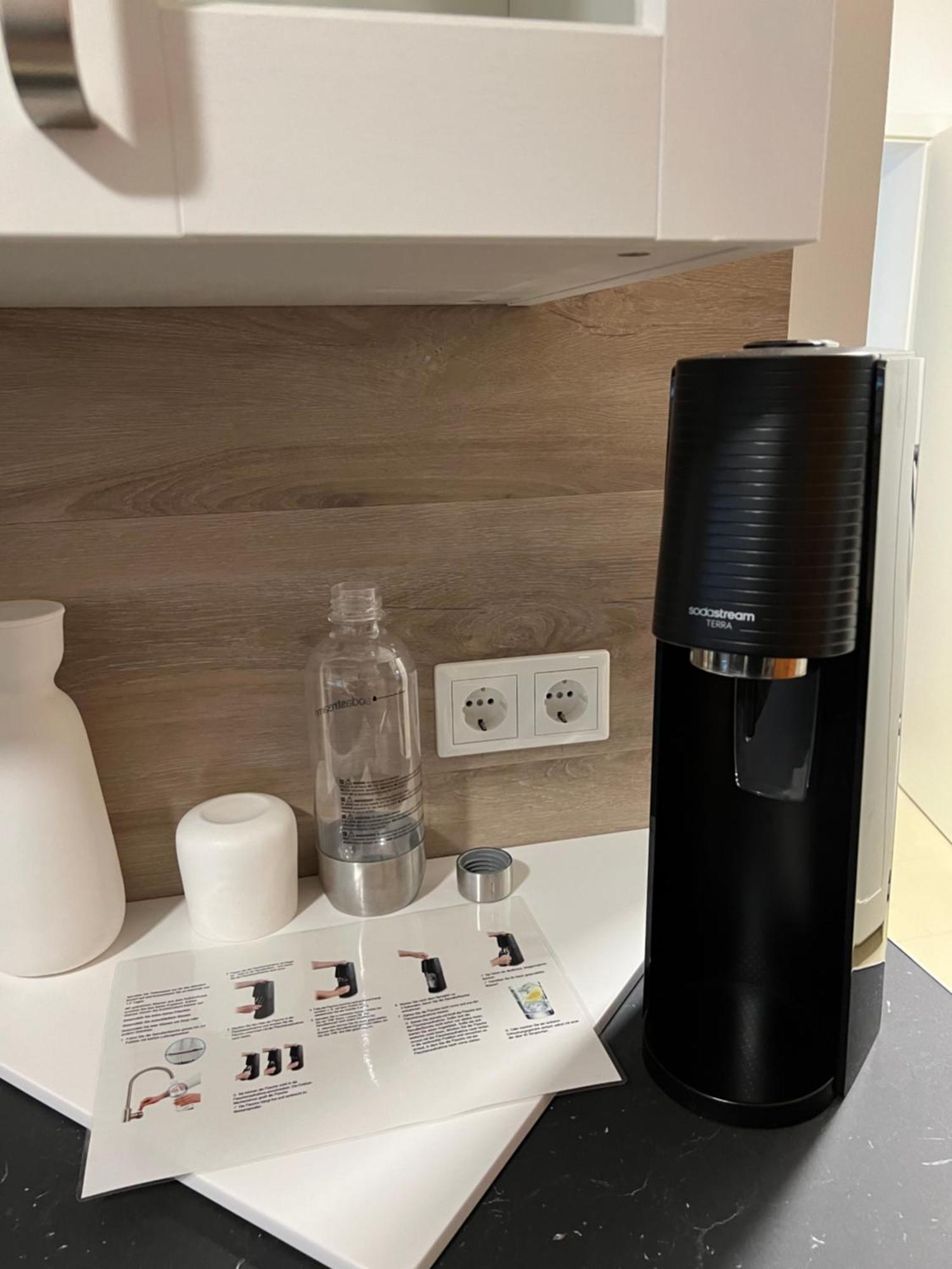 Grosse Gemuetliche Ferienwohnung Mit Klimaanlage, Parkplatz Inklusive Top ! Fürth Exterior foto